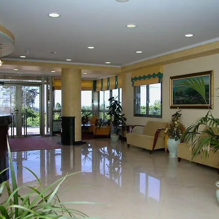 Pineiro 2 Estrellas Superior Hotel